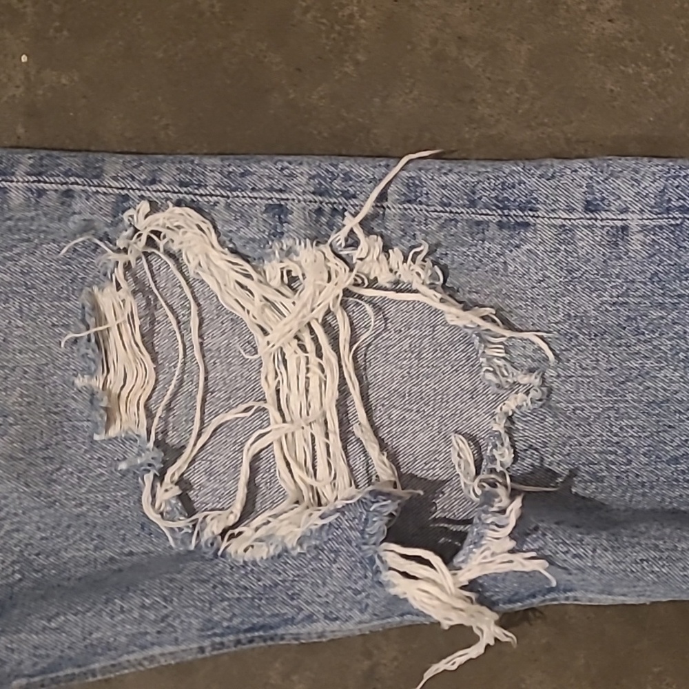 AGOLDE 90s MID RISE DISTRESSED JEANS KNEE RIP - Picture 2 of 10